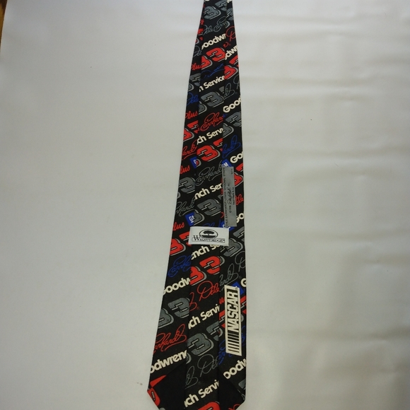 Dale Earnhardt Tie - Picture 2 of 3